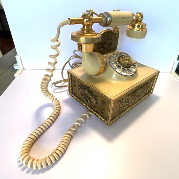 Vintage 1970's French Style rotary dial phone Deco-Tel - Picture 3 of 10